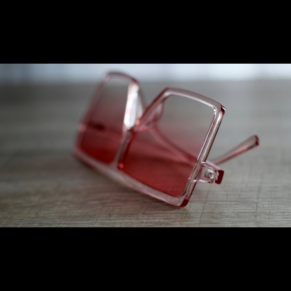 FASHION SUNGLASSES - Picture 3 of 3